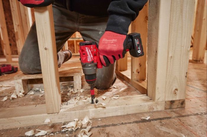 Дрель-шуруповерт аккумуляторная бесщёточная ударная MILWAUKEE M12 FPD2-202X (37Нм) (ЗУ+2Х2Ач+HDкейс)