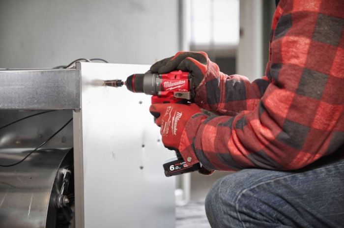 Дрель-шуруповерт аккумуляторная бесщёточная ударная MILWAUKEE M12 FPD2-202X (37Нм) (ЗУ+2Х2Ач+HDкейс)