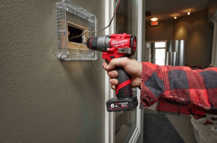 Дрель-шуруповёрт аккумуляторная бесщёточная ударная MILWAUKEE M12 FPD2-0 (37/45 Нм) (каркас)