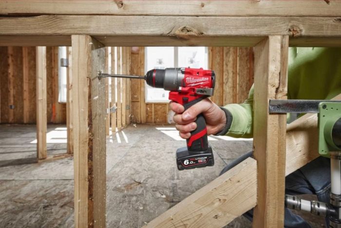 Дрель-шуруповерт аккумуляторная бесщёточная MILWAUKEE M12 FDD2-402X (45 Нм) (ЗУ+2ак.Х4Ач+HDкейс)