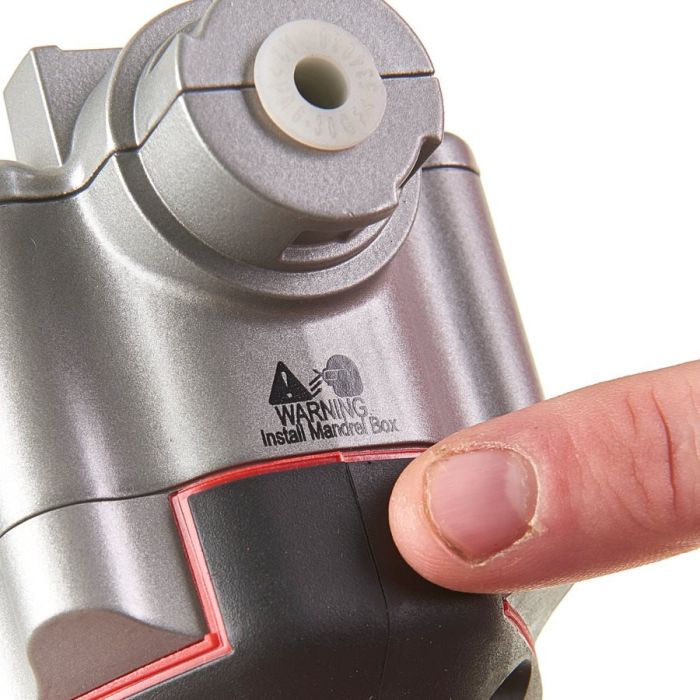 Заклепочник аккумуляторный MILWAUKEE M12 BPRT-0 Ø закл. 2,4-4,8мм (каркас)