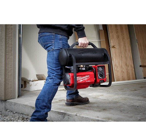 Компрессор аккумуляторный бесщеточный MILWAUKEE M18 FAC-0 (ресивер 9,5л, 9,3 БАР)