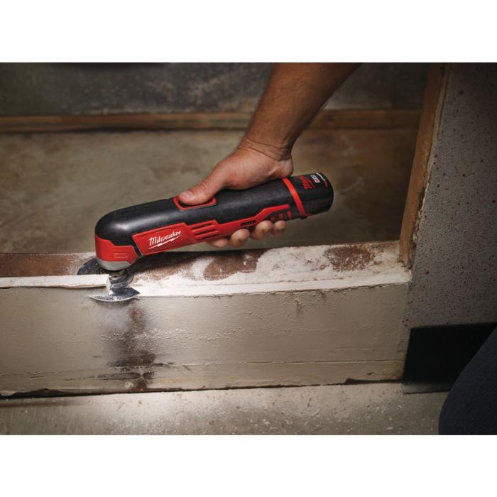 Инструмент многофункциональный аккумуляторный MILWAUKEE M12 MT-402B (ЗУ+2ак.Х4Ач+сумка)