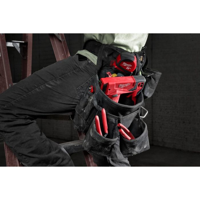 Степлер скобозабивной аккумуляторный MILWAUKEE M12 BST-202X (ЗУ+2акк.Х2ач+HDкейс)