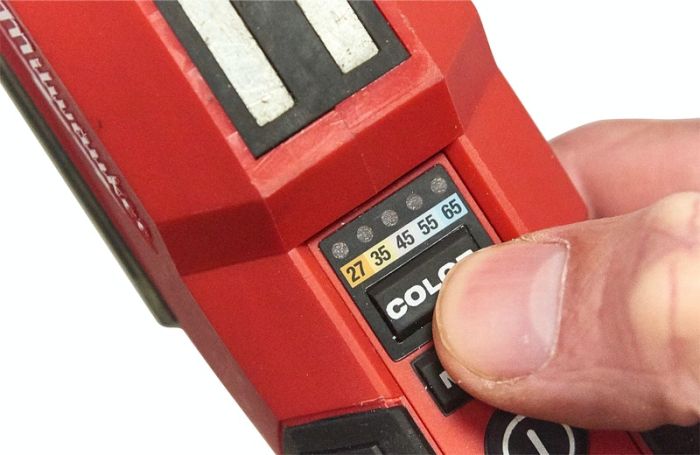 Фонарь светодиодный аккумуляторный для цветоподбора MILWAUKEE M12 CML-401 (ЗУ+1акк.Х4Ач)