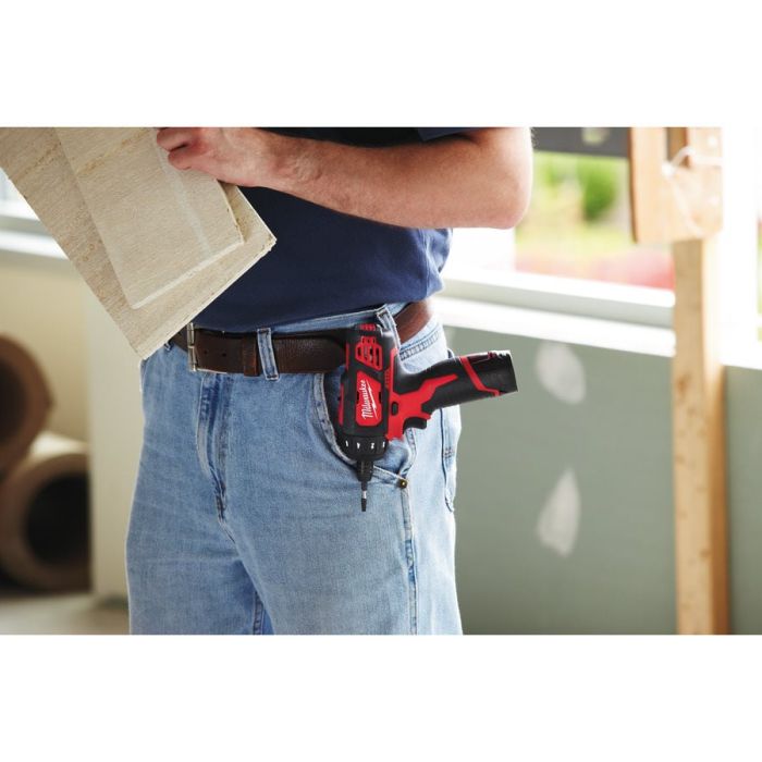 Шуруповерт аккумуляторный MILWAUKEE M12 BD-0 (30Нм) (каркас)