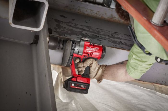 Гайковерт аккумуляторный бесщеточный MILWAUKEE 1'' (2400Нм) M18 ONEFHIWF1-0X, с кольцом (каркас)