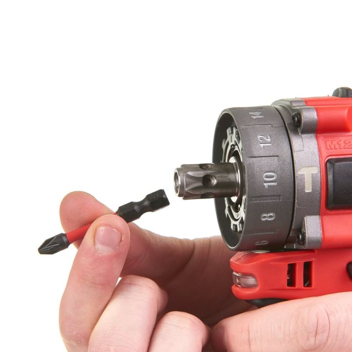Дрель-шуруповёрт аккумуляторная бесщёточная ударная MILWAUKEE M12 FPDXKIT-202X(37Нм)(2нас+2Х2Ач+кейс