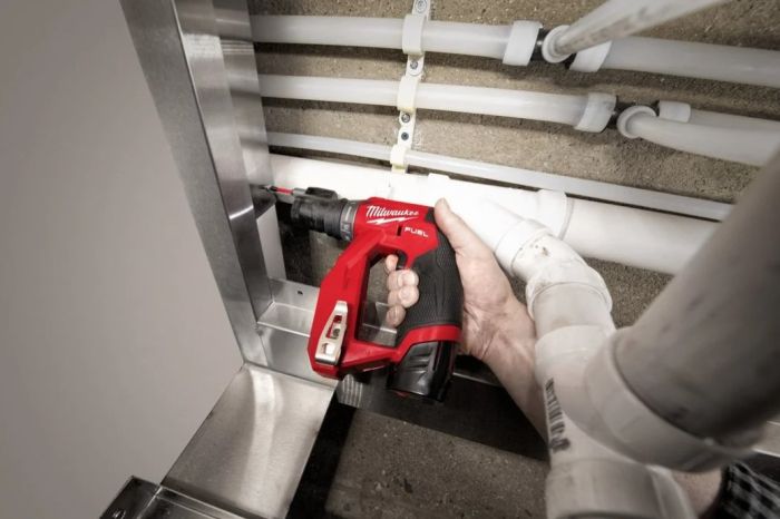 Дрель-шуруповерт аккумуляторная бесщеточная MILWAUKEE M12 FDDXKIT-202X,34Нм (4насадки+ЗУ+2Х2Ач+кейс)