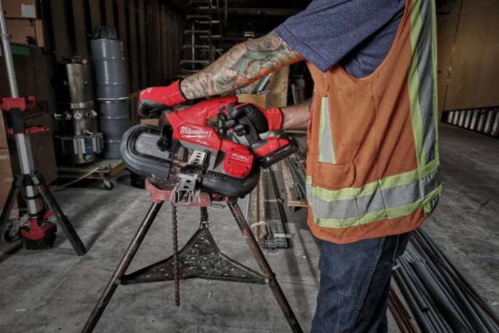 Пила ленточная аккумуляторная бесщёточная MILWAUKEE M18 FBS85-0C (каркас+кейс)