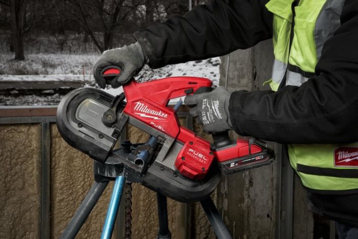 Пила ленточная аккумуляторная бесщёточная MILWAUKEE M18 FBS85-0C (каркас+кейс)