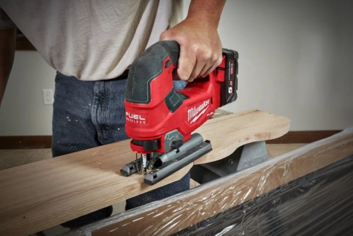 Пила лобзиковая аккумуляторная бесщёточная MILWAUKEE M18 FJS-0X (каркас+HDкейс)