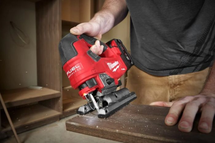 Пила лобзиковая аккумуляторная бесщёточная MILWAUKEE M18 FJS-0X (каркас+HDкейс)