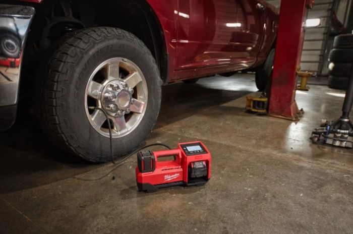 Насос воздушный аккумуляторный бесщеточный MILWAUKEE M18 BI-0 (каркас)