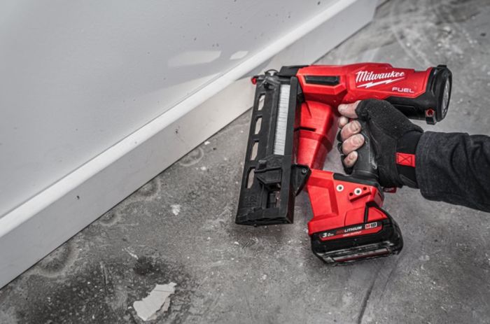 Пистолет гвоздезабивной аккумуляторный бесщёточный MILWAUKEE M18 FN16GA-0X (32-64мм)(каркас, HDкейс)