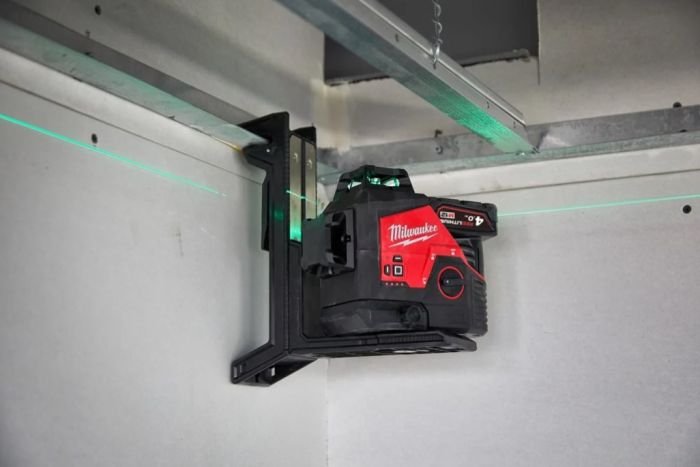 Нивелир лазерный аккумуляторный 3D MILWAUKEE M12 3PL-0C (360˚, зелёный луч)