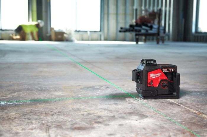 Нивелир лазерный аккумуляторный 3D MILWAUKEE M12 3PL-0C (360˚, зелёный луч)