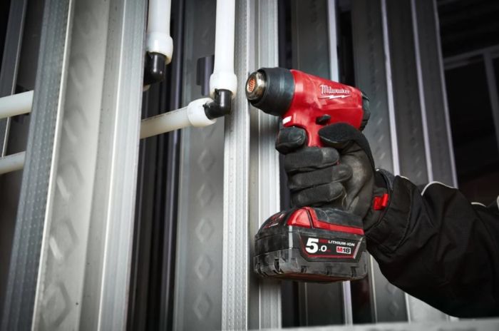 Пистолет горячего воздуха - фен аккумуляторный MILWAUKEE M18 BHG-0 (каркас)