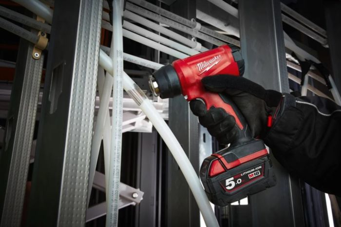 Пистолет горячего воздуха - фен аккумуляторный MILWAUKEE M18 BHG-0 (каркас)
