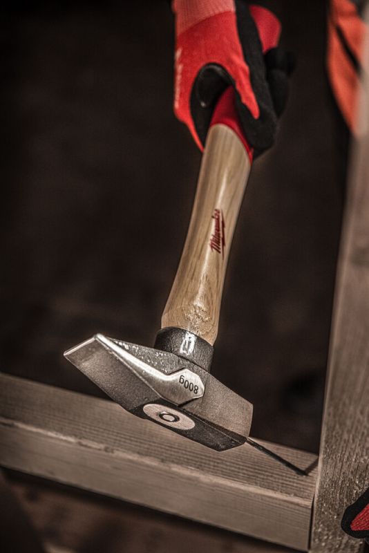 Молоток инженерный с рукояткой из гикори 800 грамм MILWAUKEE