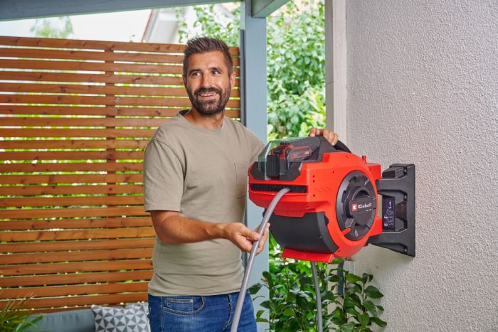 Котушка для шланга акумуляторна Einhell GE-HR 18/30 Li-Solo (без АКБ та ЗП)  X-Change , 18В, шланг 30м (1/2"), шланг під'єднання 1.5м, до 8 бар, настінний тримач, розпилювач і адаптери в комплекті