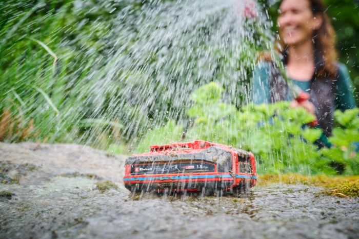 Акумулятор 3.0 Аг, герметичний, захист від води і пилу, макс. 900 Вт, тонкий корпус