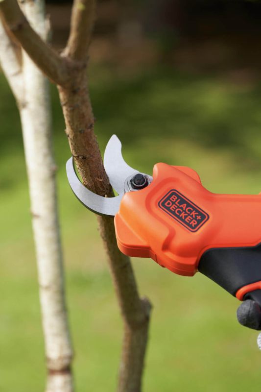 Ножиці садові - секатор акумуляторний BLACK+DECKER BCPP18D1