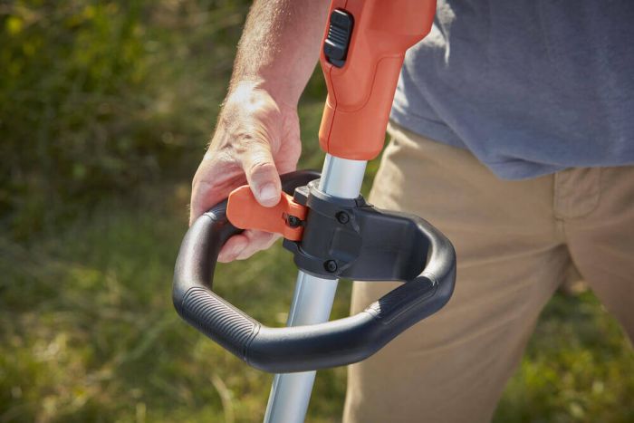 Тример акумуляторний безщітковий BLACK+DECKER BCSTE636L1