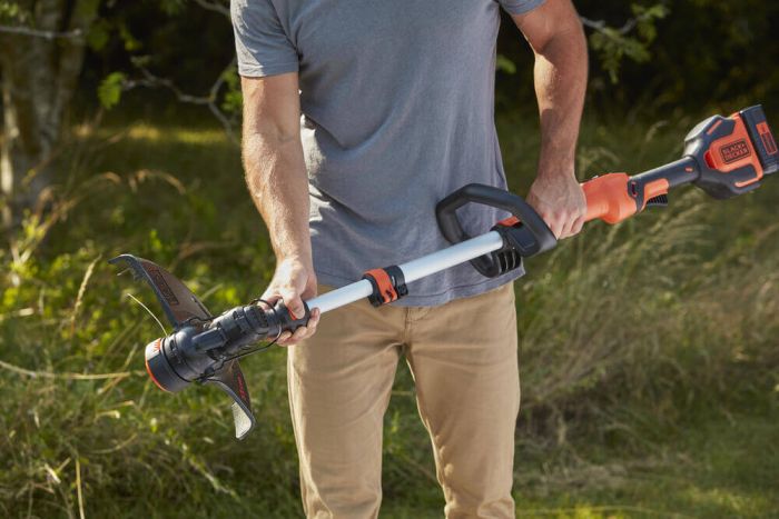 Тример акумуляторний безщітковий BLACK+DECKER BCSTE636L1