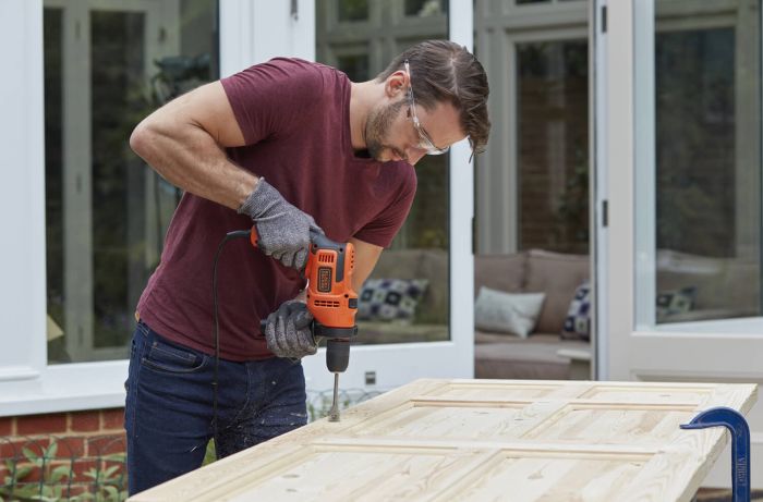 Дриль мережевий ударний BLACK+DECKER BEH200