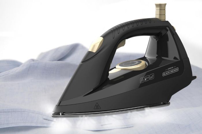Праска з парогенератором BLACK+DECKER BXSS2400E