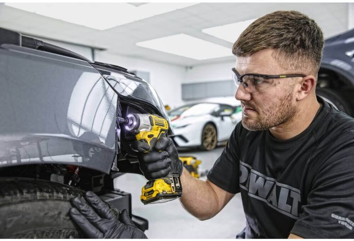 Шурупокрут акумуляторний ударний безщітковий DeWALT DCF801D2