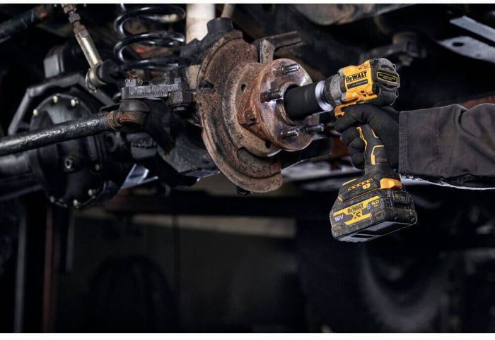 Гайкокрут ударний акумуляторний безщітковий DeWALT DCF923P2G
