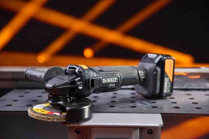 Шліфмашина кутова - болгарка акумуляторна безщіткова McLaren F1 TEAM SPECIAL EDITION DeWALT DCG45MP2T