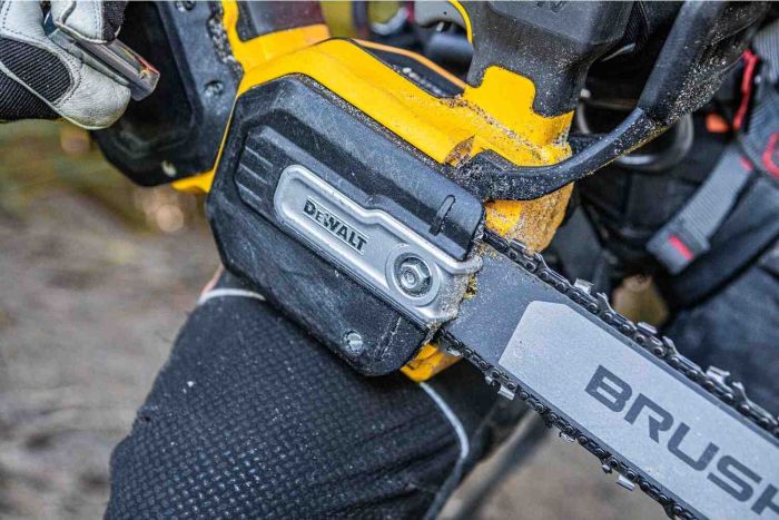 Пилка ланцюгова акумуляторна безщіткова з верхньою рукояткою DeWALT DCMCST635N