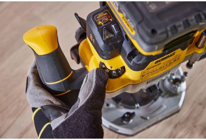 Фрезер акумуляторний безщітковий DeWALT DCW620H2