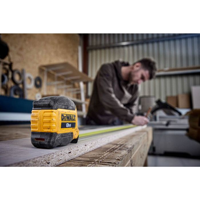 Рулетка вимірювальна COMPACT, 8 м х 28 мм DeWALT DWHT38128-0