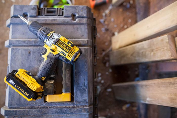 Дриль-шурупокрут акумуляторний ударний STANLEY FATMAX FMC626C2K