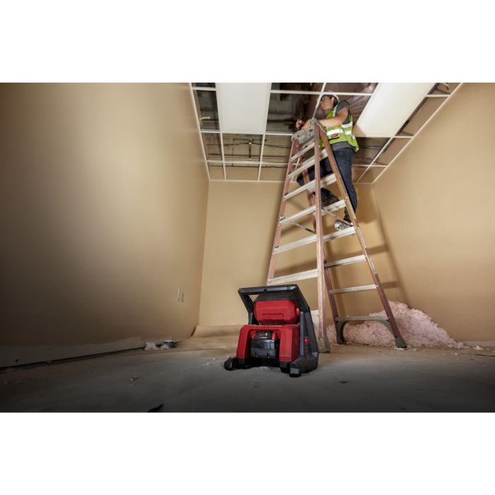 Фонарь светодиодный аккумуляторный MILWAUKEE M18 HOAL-0
