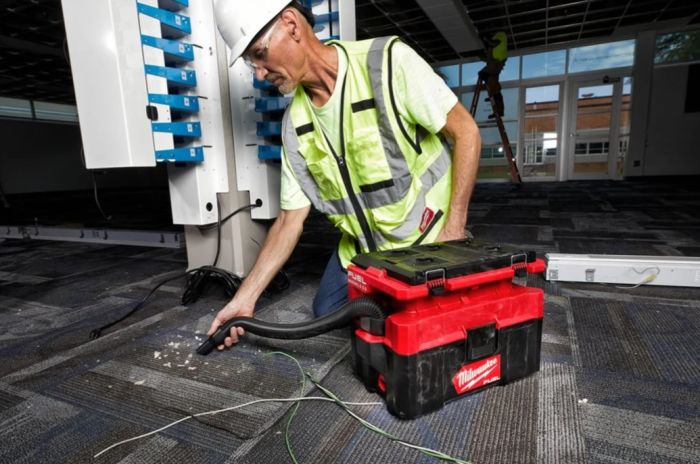 Пылесос аккумуляторный бесщеточный PACKOUT MILWAUKEE M18 FPOVCL-0 (каркас) для воды и сухого мусора