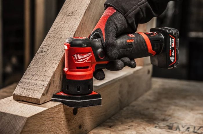 Шлифмашина вибрационная аккумуляторная бесщёточная MILWAUKEE M12 FDSS-0B (каркас)
