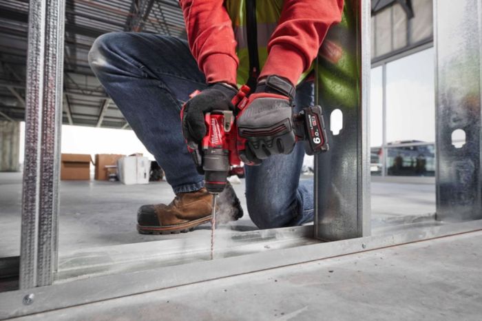 Дрель-шуруповерт аккумуляторная бесщёточная ударная MILWAUKEE M12 FPD2-202X (37Нм) (ЗУ+2Х2Ач+HDкейс)