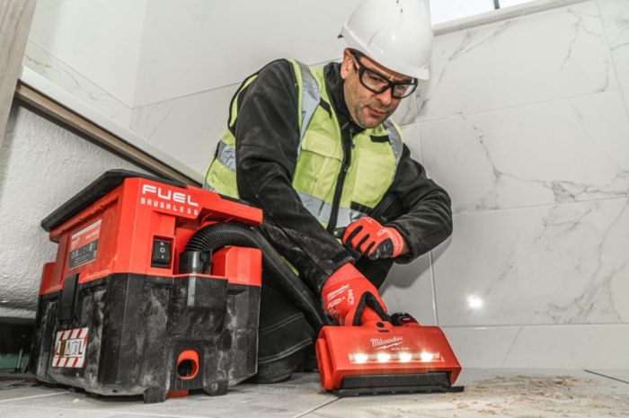 Насадка аккумуляторная на пылесос для напольного покрытия MILWAUKEE M12 AUN-0