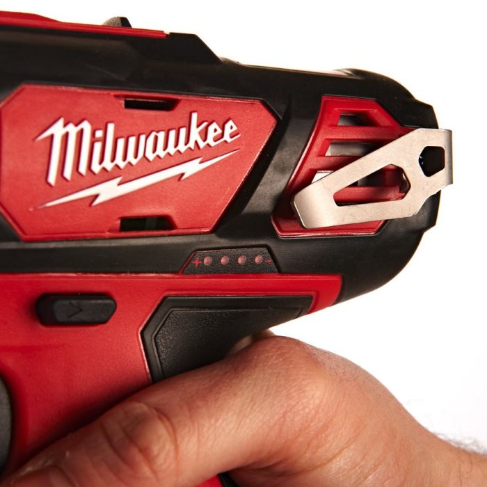 Дрель-шуруповёрт аккумуляторная MILWAUKEE M12 BDD-202C (30 Нм) (замена на 4933499686)