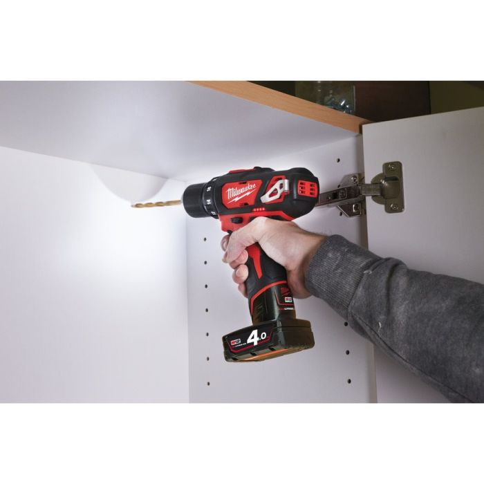 Дрель-шуруповёрт аккумуляторная MILWAUKEE M12 BDD-202C (30 Нм) (замена на 4933499686)