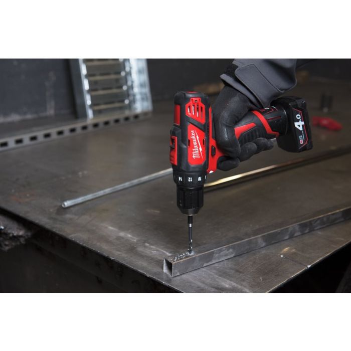 Дрель-шуруповёрт аккумуляторная MILWAUKEE M12 BDD-202C (30 Нм) (замена на 4933499686)