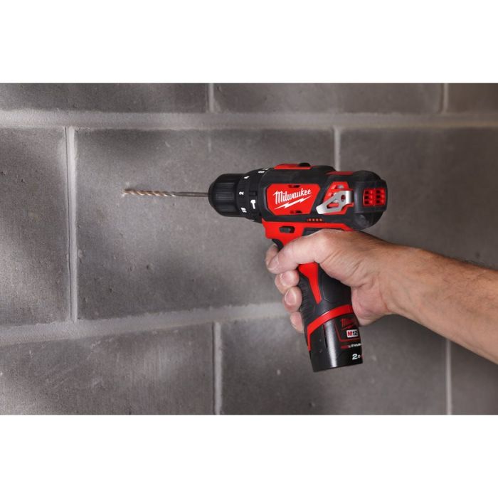 Дрель-шуруповёрт аккумуляторная ударная MILWAUKEE M12 BPD-0 (30Нм)(каркас)