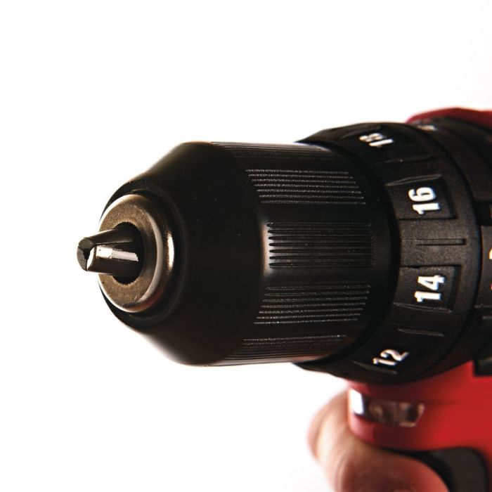 Дрель-шуруповёрт аккумуляторная ударная MILWAUKEE M12 BPD-402C (30Нм)(ЗУ+2ак.Х4Ач+кейс)