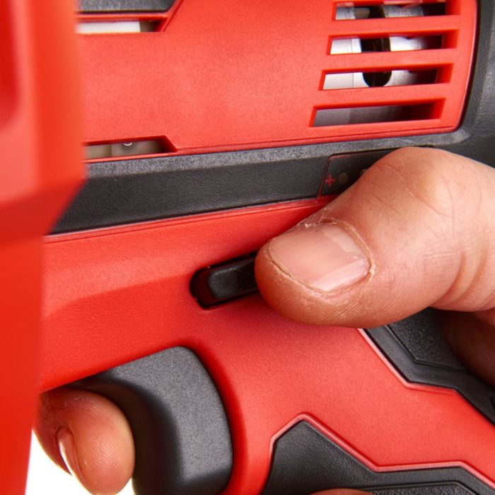 Машина прочистная аккумуляторная MILWAUKEE M12 BDC6-202C трос 6м (ЗУ+2акк.Х2Ач+ведро)