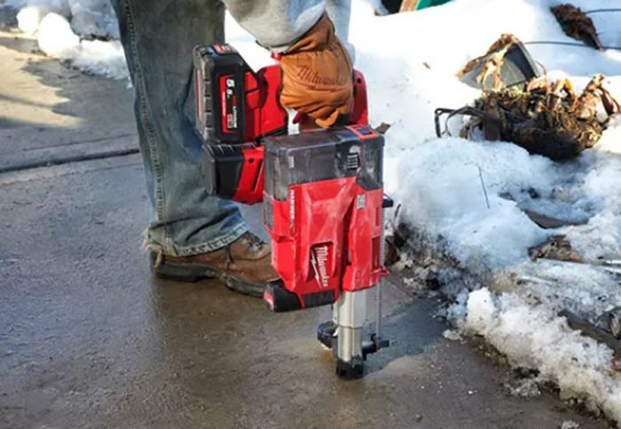 Система пылеудаления аккумуляторная MILWAUKEE M12 UDEL-201B (L-класс)(ЗУ+1акк.Х2Ач+сумка)